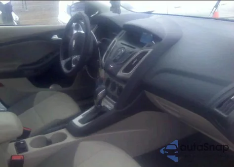 2014 Ford Focus Se z USA, uszkodzony, nr VIN 1FADP3F28EL190830